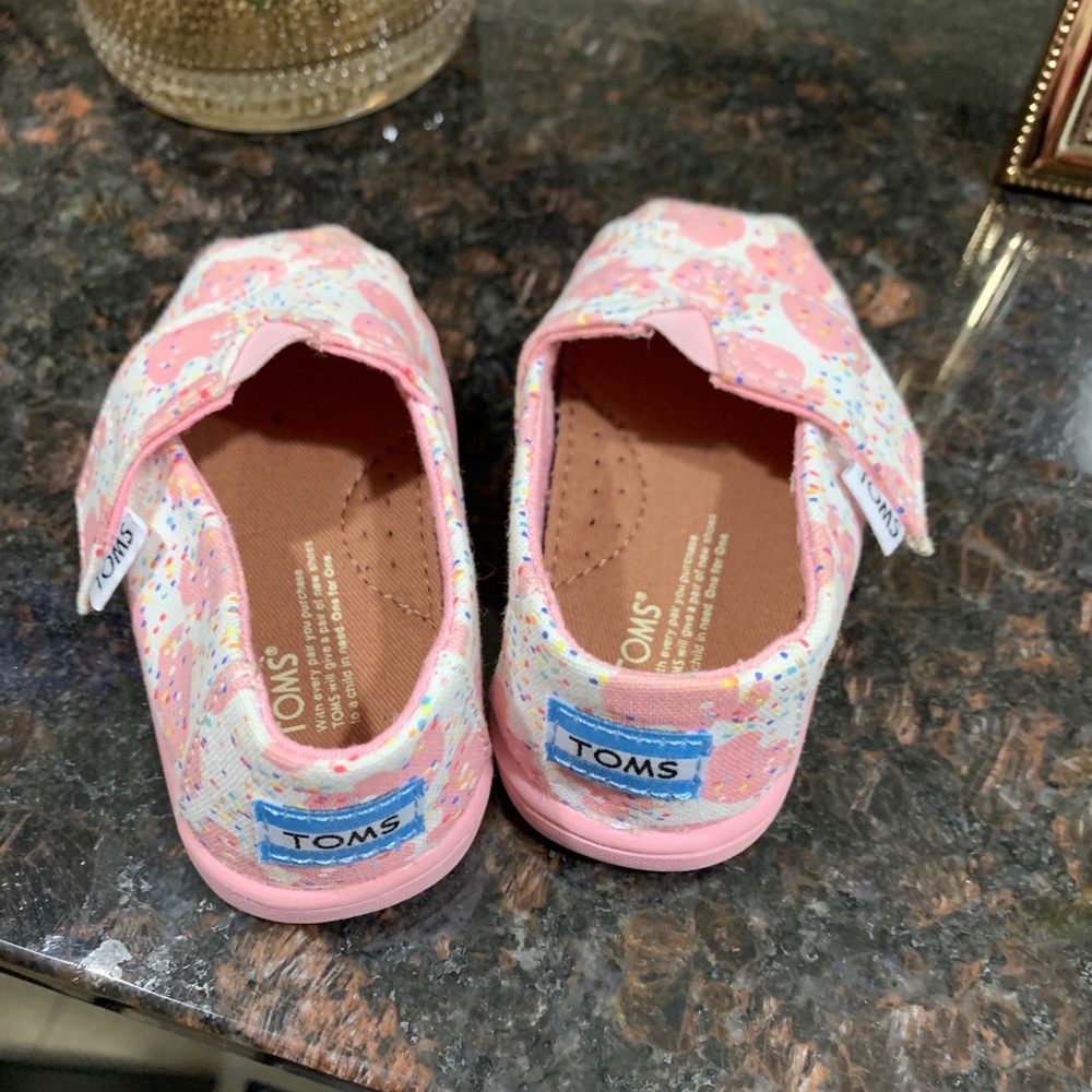Adorable pink sprinkle shoes
